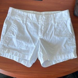 Lilly Pulitzer size 0 white shorts.